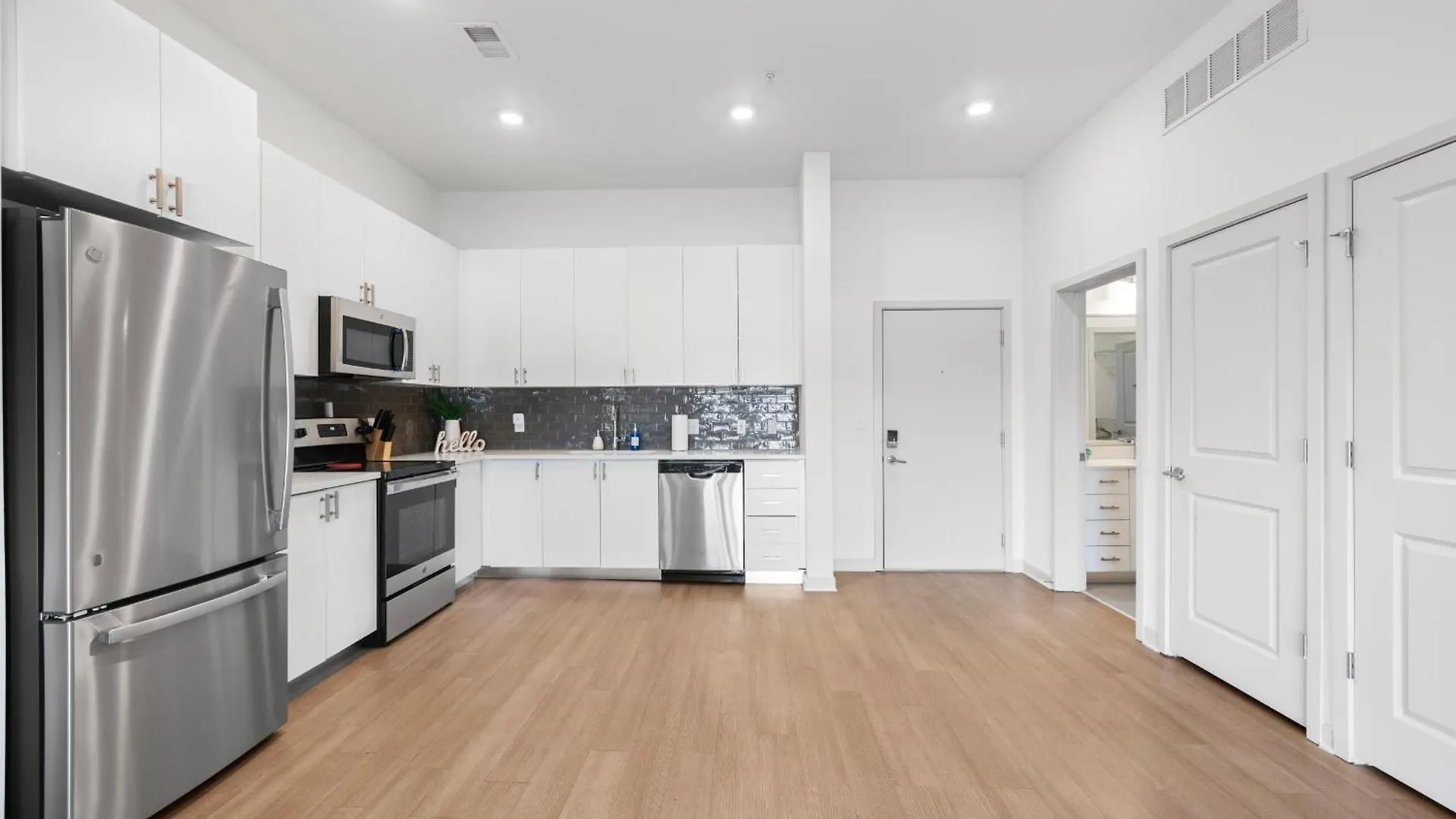 アパート Modern Nulu 2Br Cozysuites 02 ルイスビル