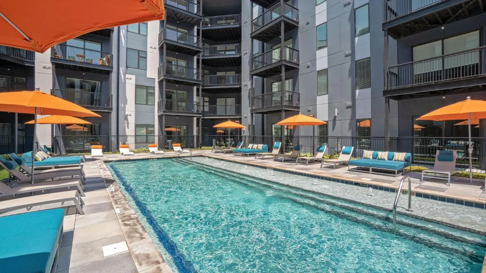 アパート Modern Nulu 2Br Cozysuites 02 ルイスビル 米国